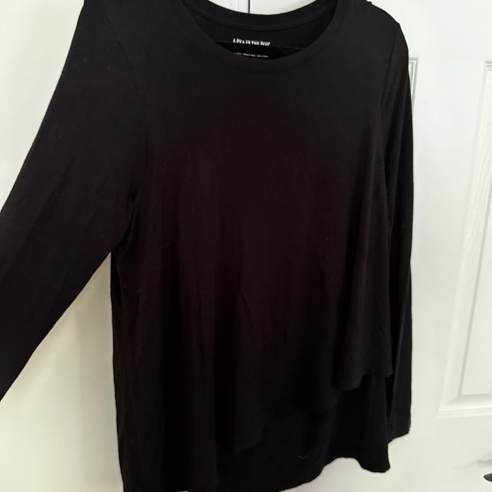 A Pea in the Pod Nursing Black Long Sleeve Tee